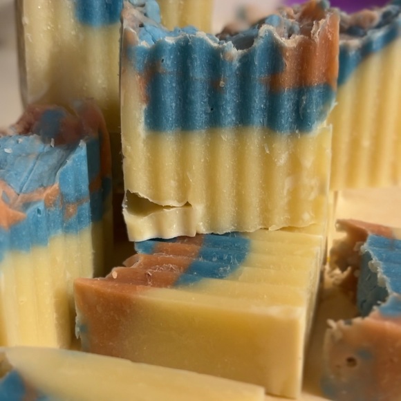 Meet your Posher, Heather - Picture 2 of 5